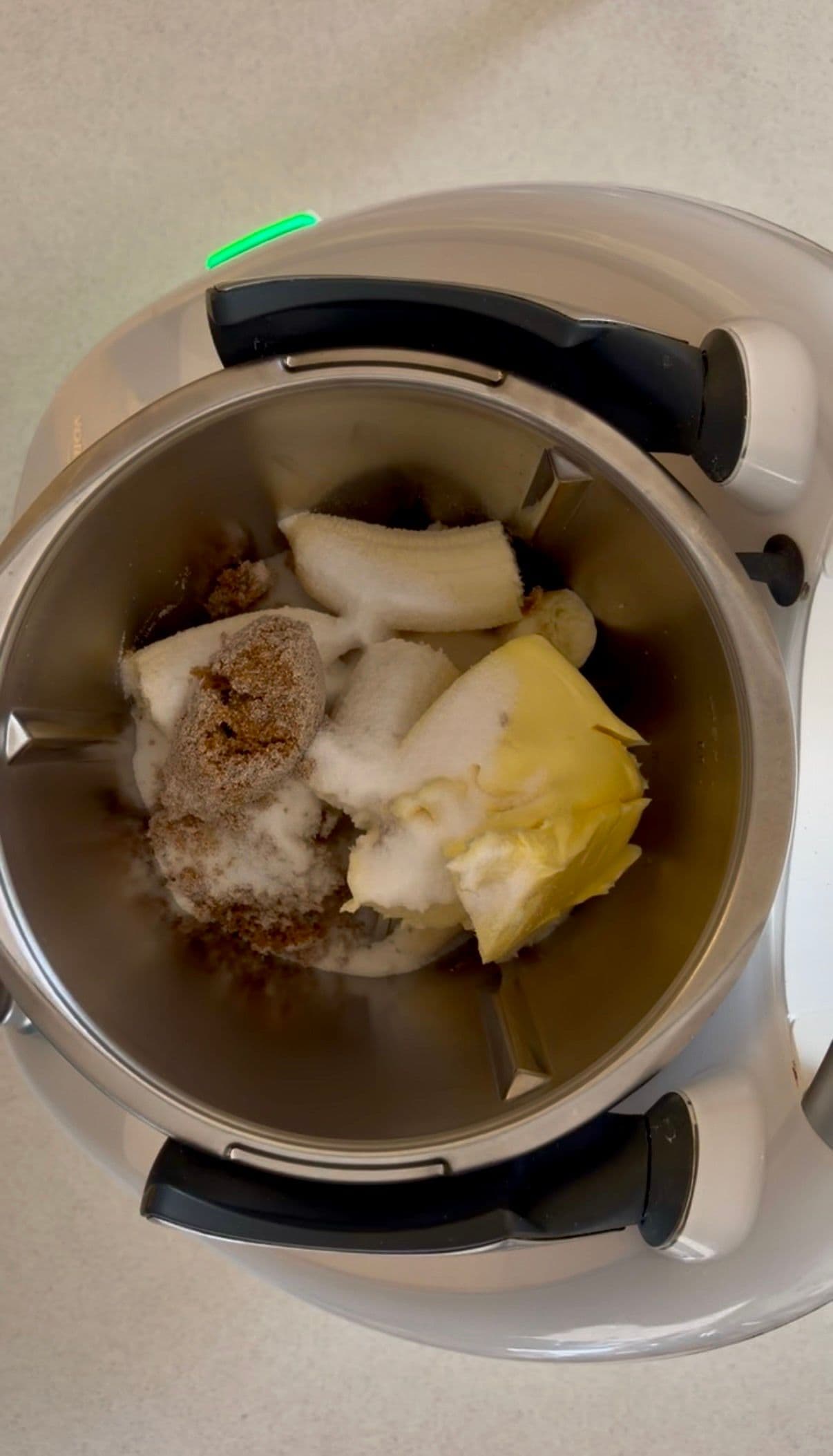 Bananas, butter and sugar in food processor