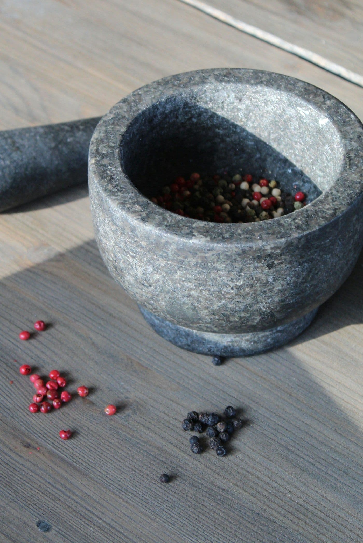 Marble mortar and pestle for grinding spices
